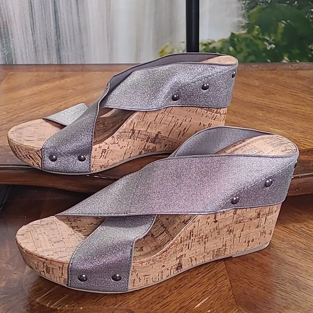 New! Montego Bay Club Womens 9.5 sparkly silver platform cork wedge sandals